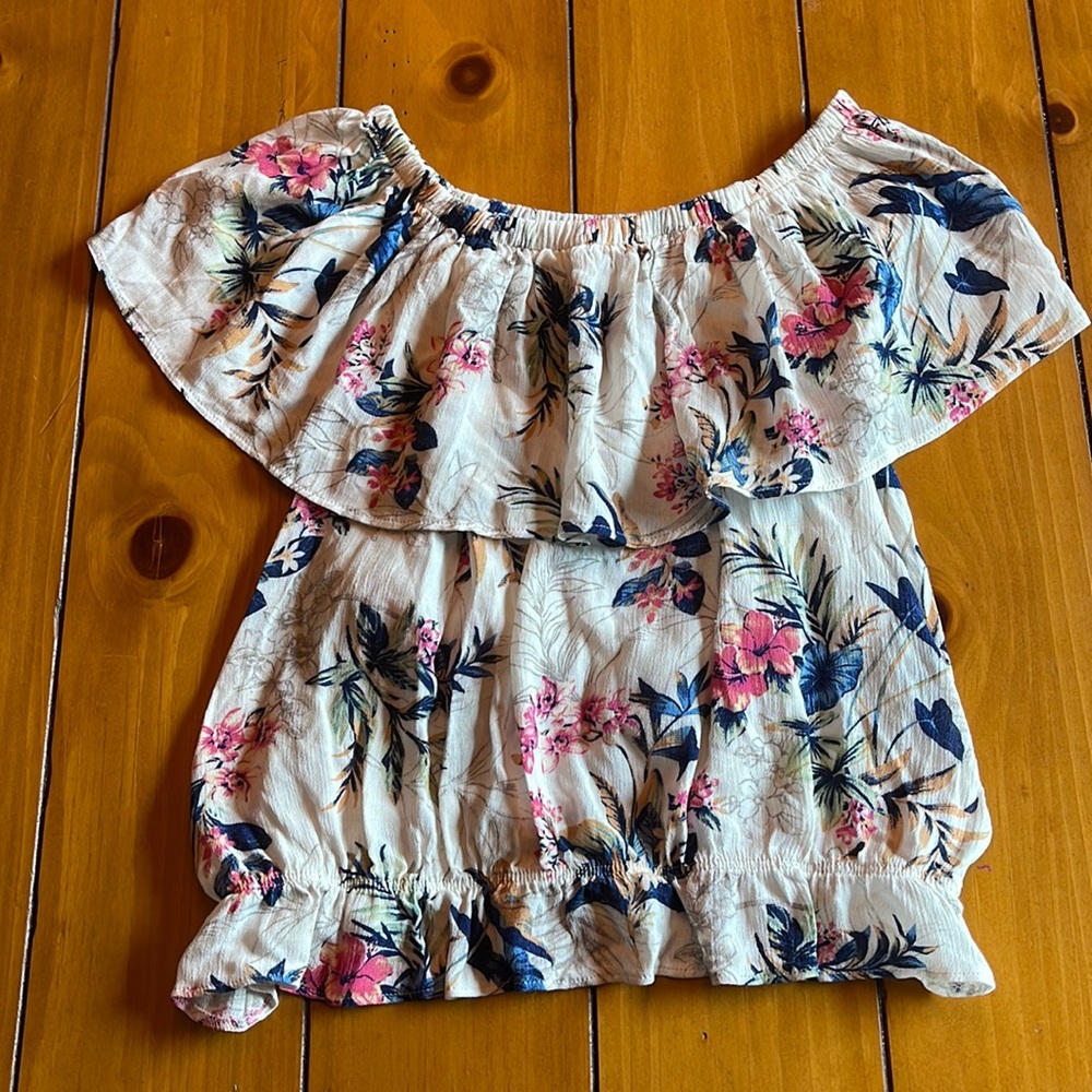 Off-the-shoulder Floral American Eagle Top XS